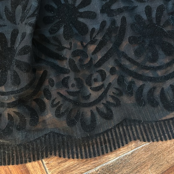 Blashe Velvet Lace - Picture 6 of 8